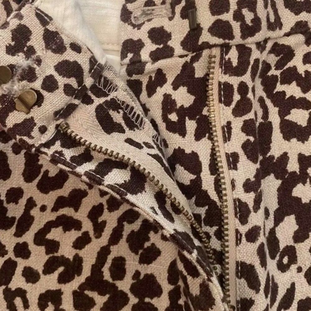 J.Crew Linen Leopard Shorts pockets & belt loops - Picture 4 of 8